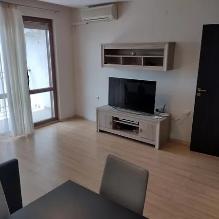Mesambria Marina 아파트 *